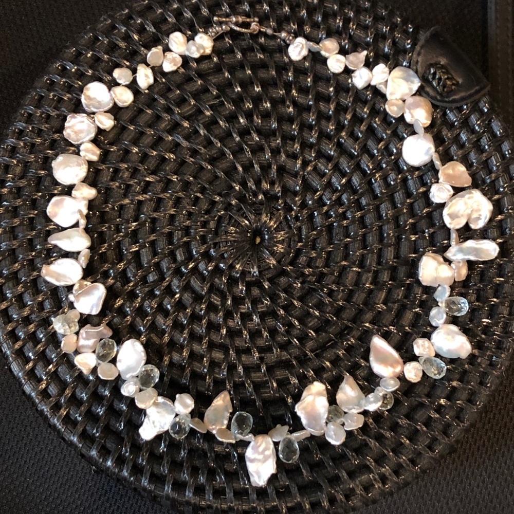 Stunning 18” Cornflake pearls/crystal necklace
